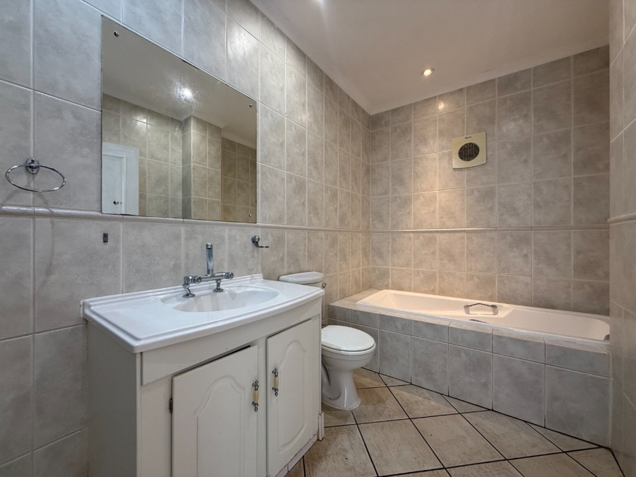 To Let 4 Bedroom Property for Rent in Caribbean Beach Club North West